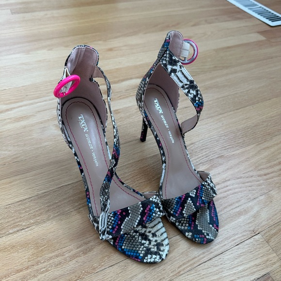 Taryn Rose Snakeskin Heels with Pink and Blue Accents - Picture 2 of 8
